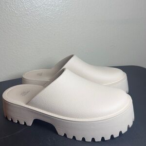 Women's Cream Platform Slip-On Shoes